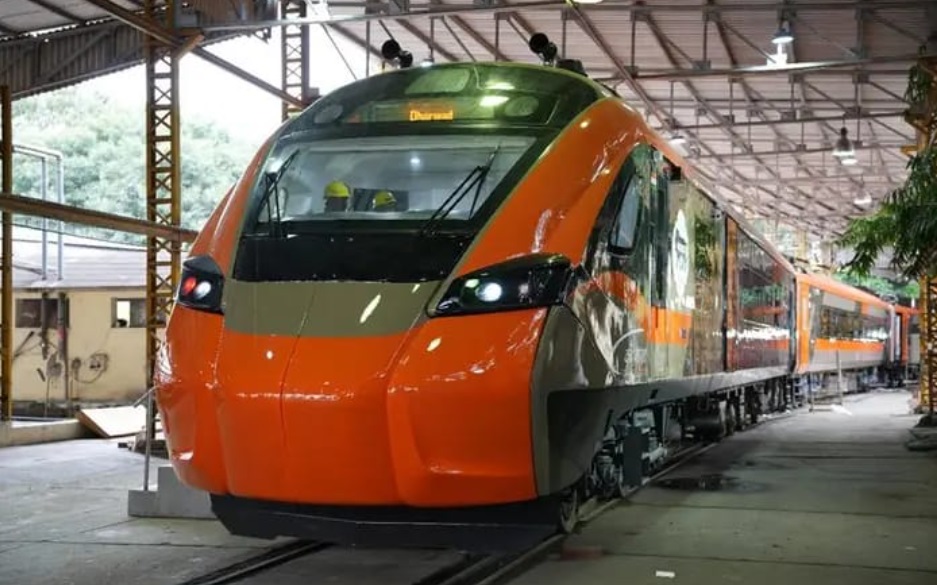 Vande Bharat sleeper trainset prototype at BEML